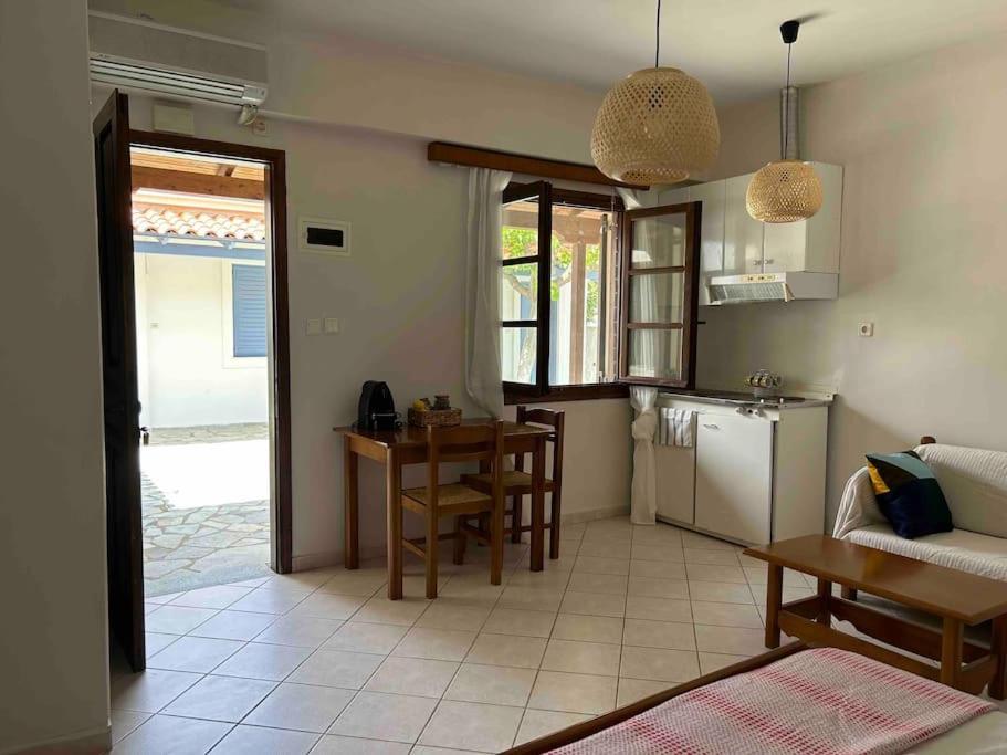 Cozy Studio In Skala, Agistri Appartement Buitenkant foto